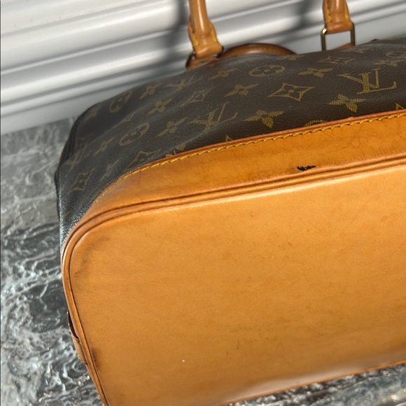 Louis Vuitton Alma Monogram Brown Handbag - Picture 10 of 15